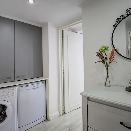 Cozy T.m. Flat In The Heart Of Apartment *