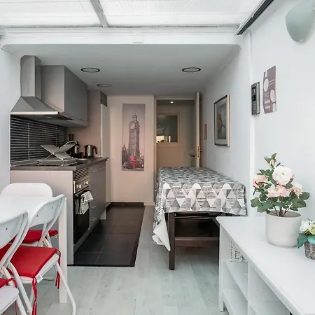 Cozy T.m. Flat In The Heart Of Апартаменты